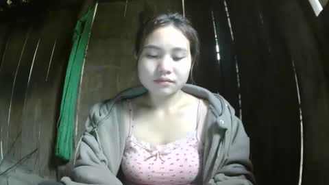layla_999 online show from May 2, 5:01 am