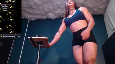 Layla Domina           online show from September 10, 12:21 am