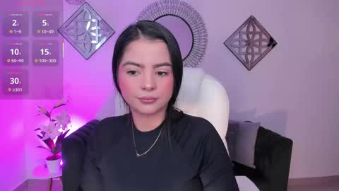 Layla Breezee online show from December 15, 12:31 pm