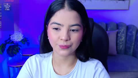 Layla Breezee online show from May 16, 9:06 am