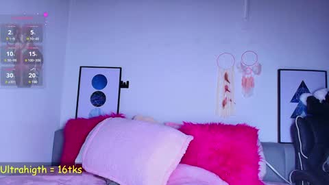 Snapshot of layla_nicols chatting on January 7, 1:46 pm Layla online show from January 7, 1:46 pm