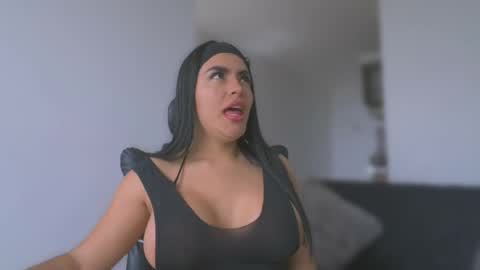 Layla online show from May 16, 5:56 pm
