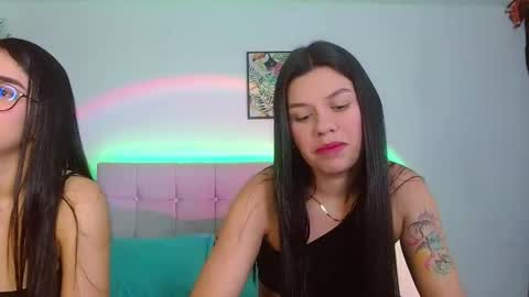 Snapshot of layla_roma chatting on April 25, 11:46 pm Lia and Rachel online show from April 25, 11:46 pm