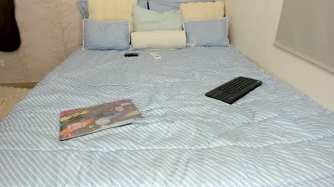 Layla Vanegas online show from January 22, 3:29 pm