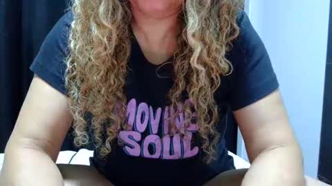 Snapshot of laylabrasil chatting on October 11, 5:17 am kelly online show from October 11, 5:17 am