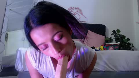 laylafoxy_tay online show from January 20, 9:35 am