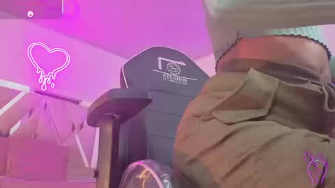 laylafoxy_tay online show from November 12, 3:29 am