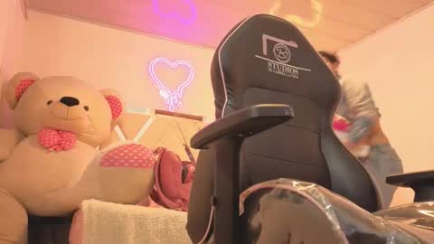 laylafoxy_tay online show from December 18, 3:12 am