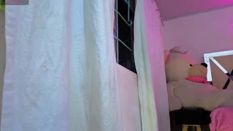 laylafoxy_tay online show from January 17, 3:22 am