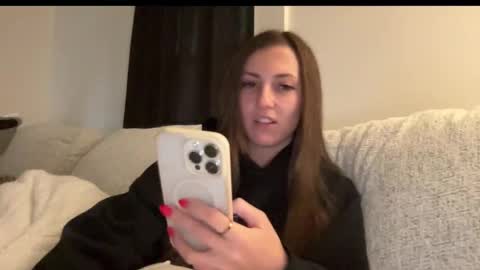 laylahlaylah1 online show from November 5, 6:30 pm