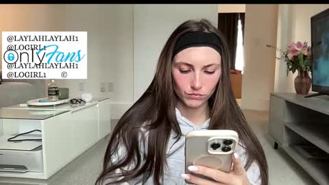 laylahlaylah1 online show from February 19, 4:03 pm