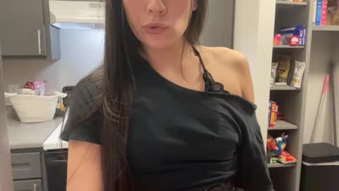 Snapshot of laylakitten4 chatting on January 11, 5:45 am Layla online show from January 11, 5:45 am