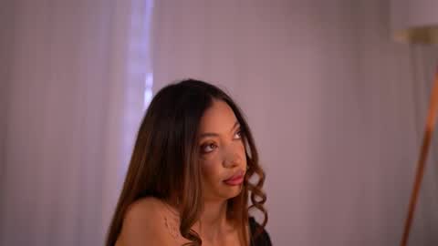 laylakristal online show from September 19, 5:53 am