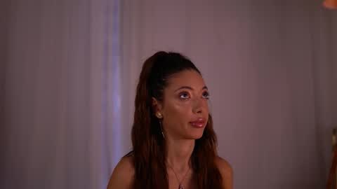 laylakristal online show from October 5, 5:17 am