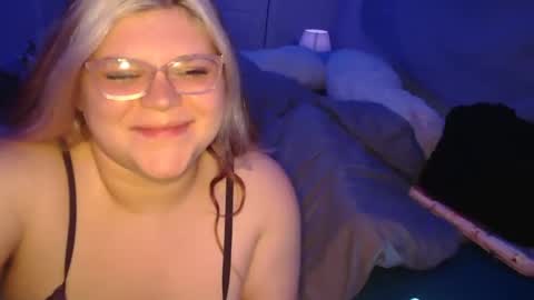 Layla online show from February 21, 7:53 am