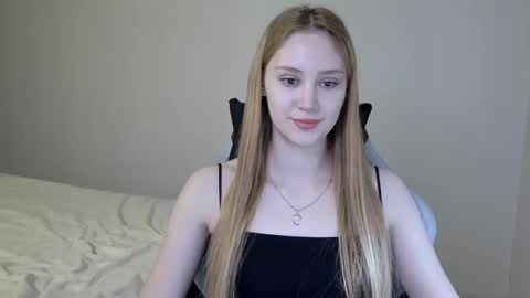 LaylaPretty001 online show from March 11, 6:10 am