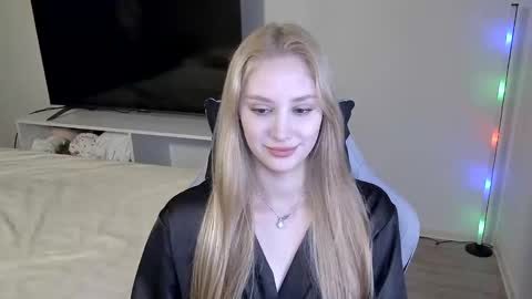 Snapshot of laylla001 chatting on February 23, 6:55 am Laylla001 online show from February 23, 6:55 am