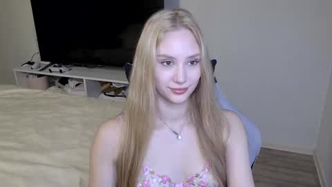 Snapshot of laylla001 chatting on March 17, 5:44 am Laylla001 online show from March 17, 5:44 am