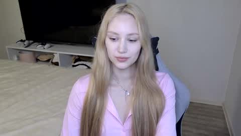 Snapshot of laylla001 chatting on April 4, 8:12 am Laylla001 online show from April 4, 8:12 am