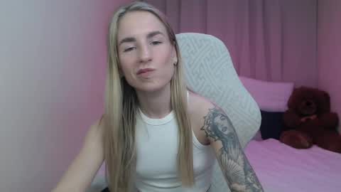 Snapshot of laymablast chatting on April 19, 6:13 am laymablast online show from April 19, 6:13 am