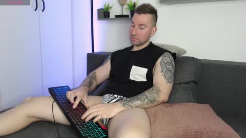 Laz online show from September 28, 5:24 am