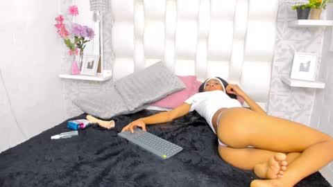 Snapshot of lea_abbey chatting on March 7, 3:49 pm lea_abbey online show from March 7, 3:49 pm