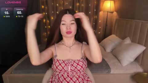 Snapshot of lea_apple chatting on January 16, 12:14 am lea_apple online show from January 16, 12:14 am