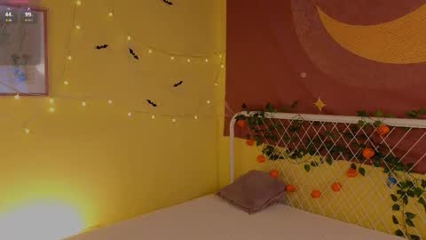 Lea online show from October 31, 5:14 pm