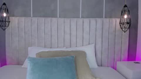    online show from March 11, 6:25 pm