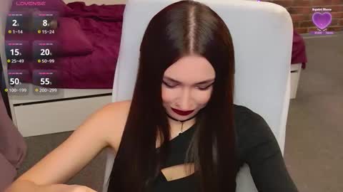 lea_loon online show from March 12, 11:49 am