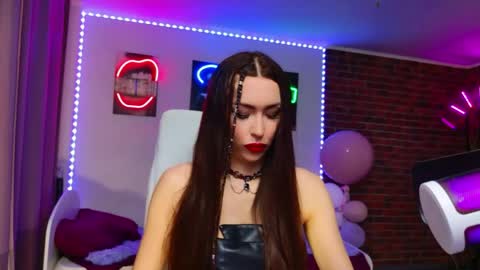 lea_loon online show from May 16, 12:59 pm