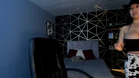 Lea Velle online show from October 21, 3:40 am