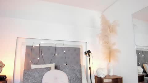 Snapshot of lea_walkerr chatting on February 28, 7:26 pm lea_walkerr online show from February 28, 7:26 pm