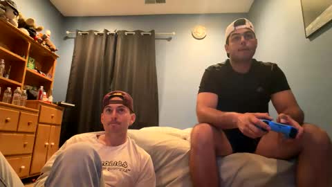 Snapshot of leaderzac chatting on March 31, 2:13 am leaderzac online show from March 31, 2:13 am