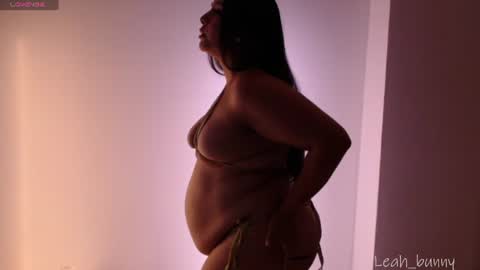 Snapshot of leah_bunny chatting on June 29, 5:46 am Leah online show from June 29, 5:46 am