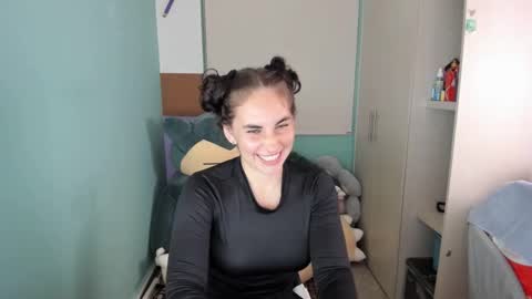 Laura online show from January 16, 9:51 pm