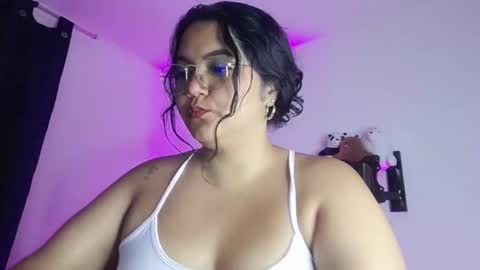Snapshot of leah_yuah chatting on February 23, 6:07 am AYSHELL online show from February 23, 6:07 am
