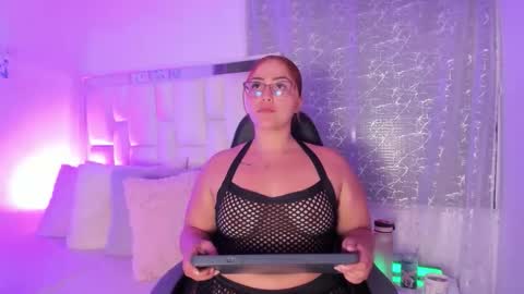 Leah  online show from May 12, 2:08 am