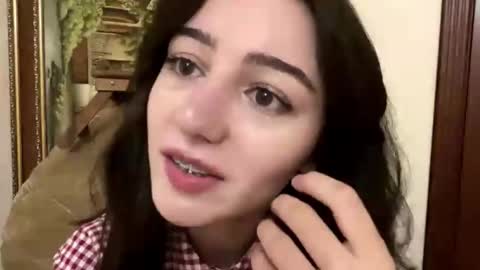 Snapshot of leahduran chatting on October 21, 4:41 pm Amity online show from October 21, 4:41 pm