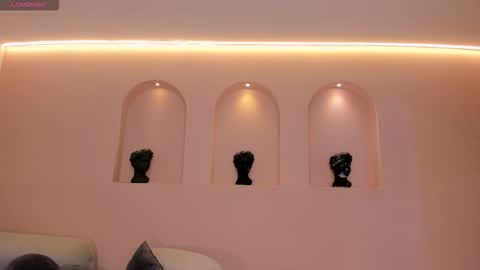 leahnovac online show from October 25, 11:29 am