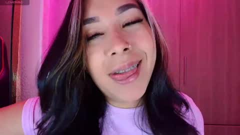 Snapshot of leahtemptation chatting on March 19, 8:29 am leah online show from March 19, 8:29 am