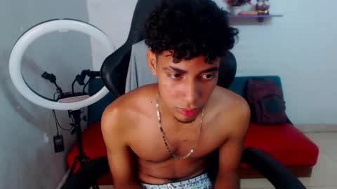 leam_1 online show from November 13, 7:24 pm