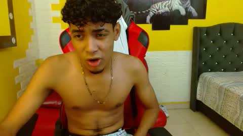 leam_1 online show from November 24, 9:36 pm