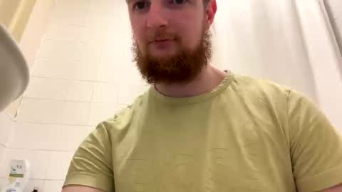 Snapshot of leanbean25 chatting on April 3, 9:57 pm leanbean25 online show from April 3, 9:57 pm