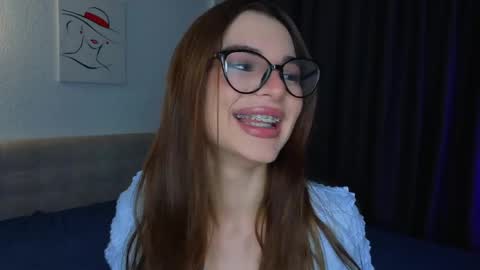 Sophie online show from May 17, 7:10 pm