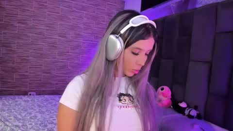 Maria Leandra  Lopeira online show from November 7, 11:05 pm