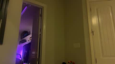 leanneluxecouple online show from February 17, 11:40 am