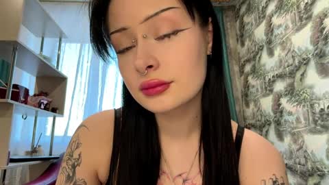 Kiki online show from March 29, 3:12 pm