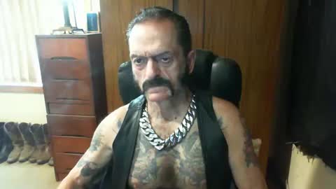 leathergreaser online show from January 10, 11:18 pm