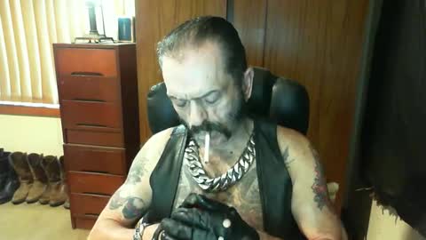 leathergreaser online show from January 29, 10:01 pm